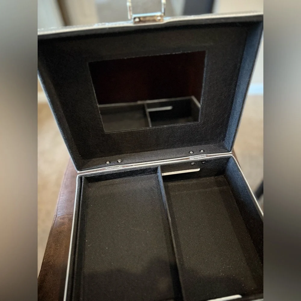 Silver Quilted Beauty Organizer